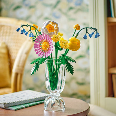 Bouquet di fiori estivi fotografia del set lego costruito in ambiente domestico da esposizione