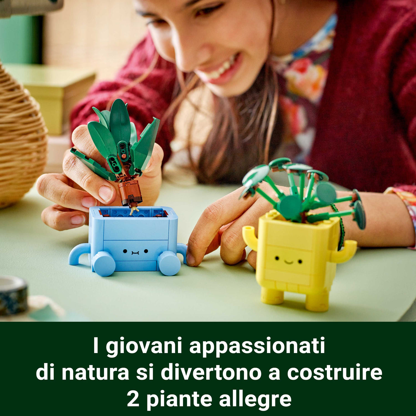 Piantine felici fotografia promozionale "I giovani appassionati di natura si divertono a costruire 2 piante allegre"