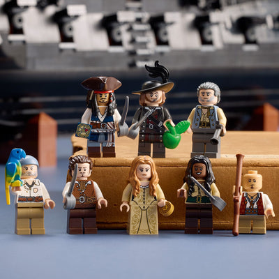 Nave pirata del Capitano Jack Sparrow visione dettaglio minifigures incluse nel set lego