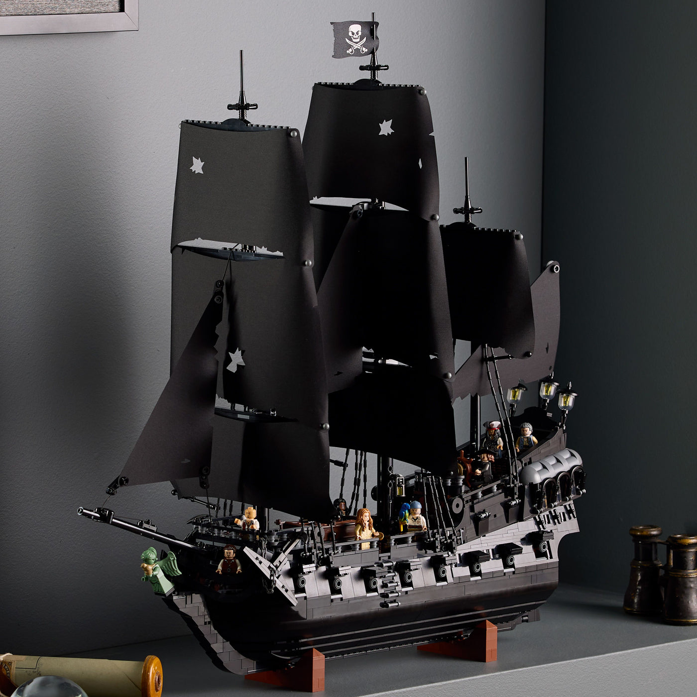 Nave pirata del Capitano Jack Sparrow fotografia del set lego costruito in ambiente domestico da esposizione
