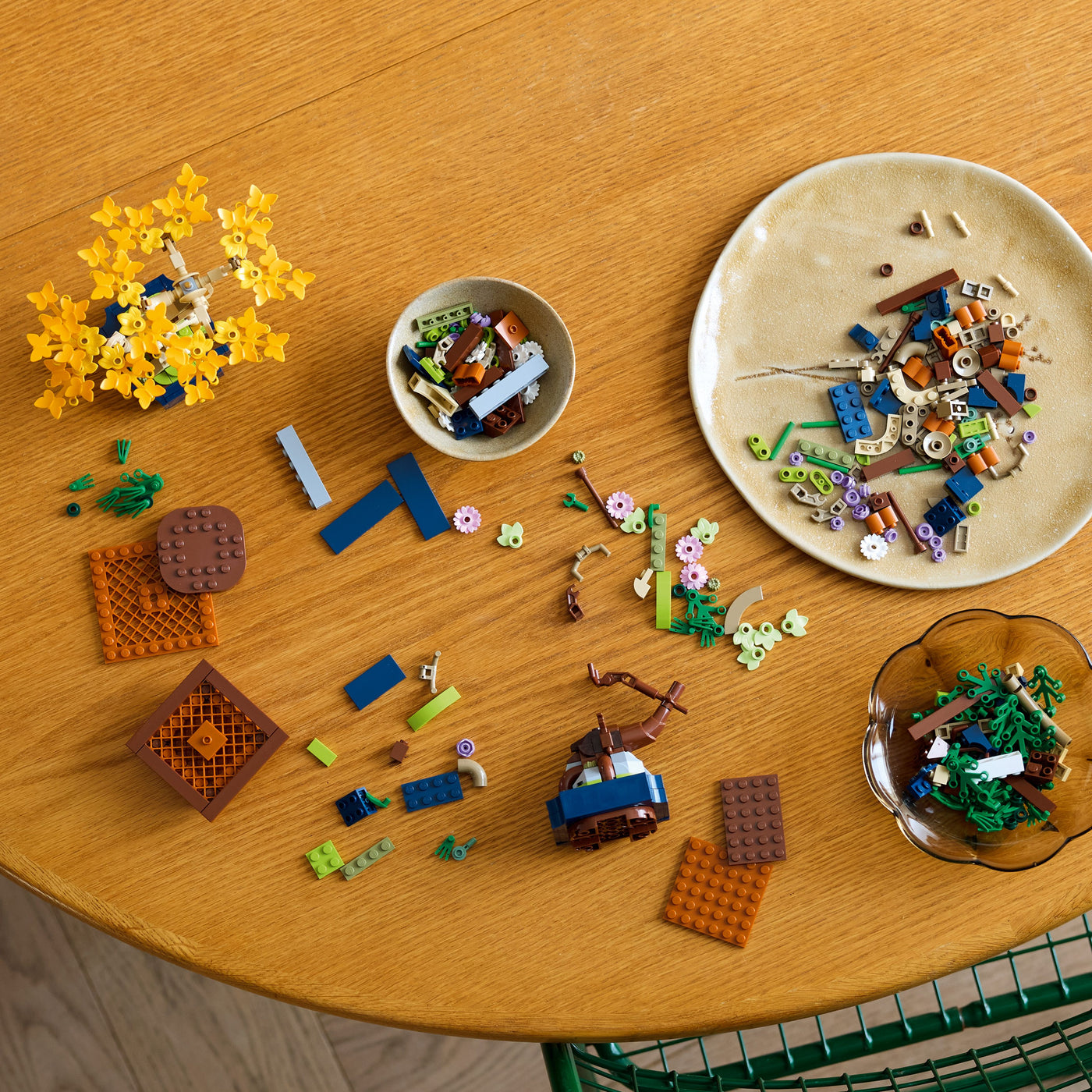 Mini Bonsai fotografia dall'alto del set lego in costruzione