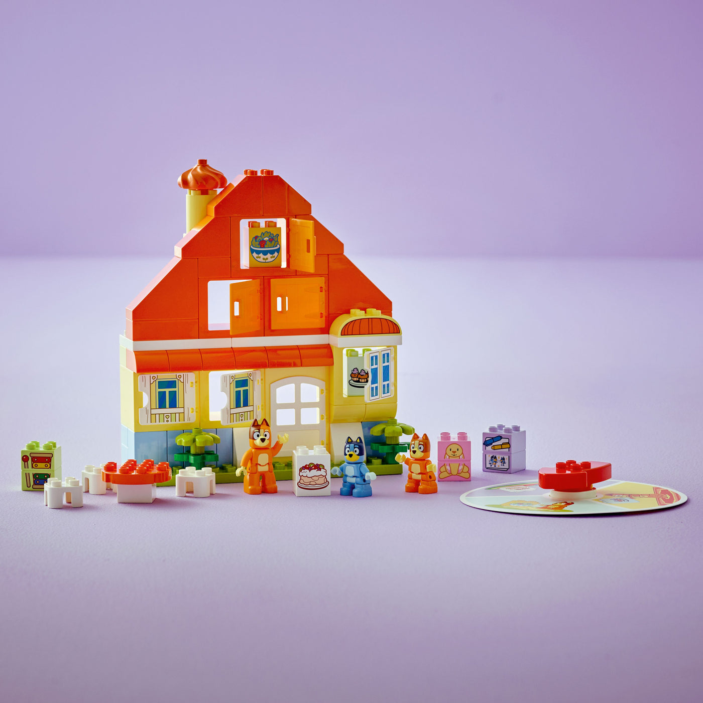 Casa della Famiglia di Bluey con gioco di memoria fotografia del set costruito con disposizione orizzontale