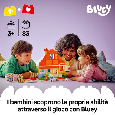 Casa della Famiglia di Bluey con gioco di memoria fotografia promozionale "I bambini scoprono le proprie abilità attraverso il gioco con Bluey"