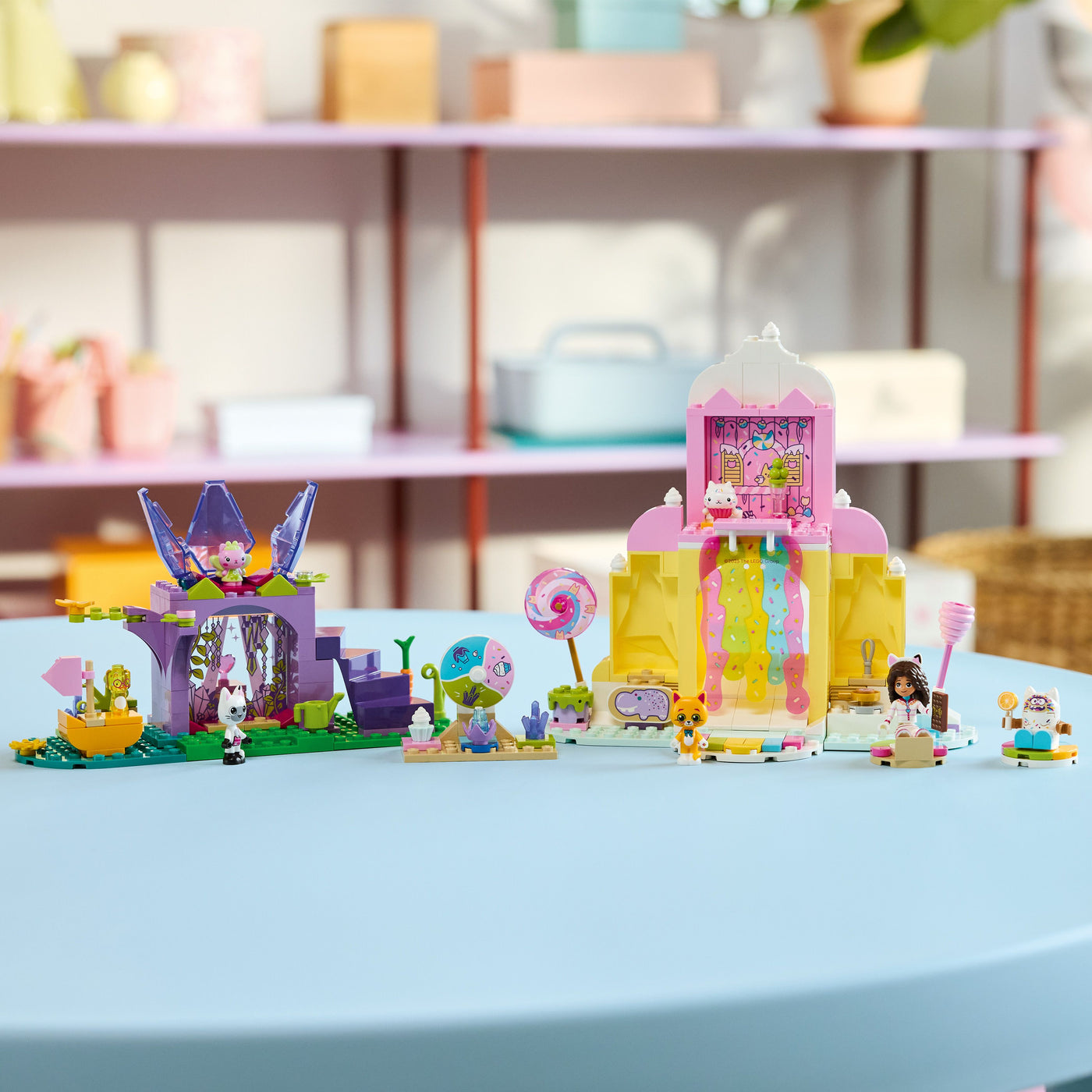 Dolce montagna e Giardino di Gattina Fatina fotografia del set lego costruito con disposizione orizzontale in ambiente domestico da esposizione
