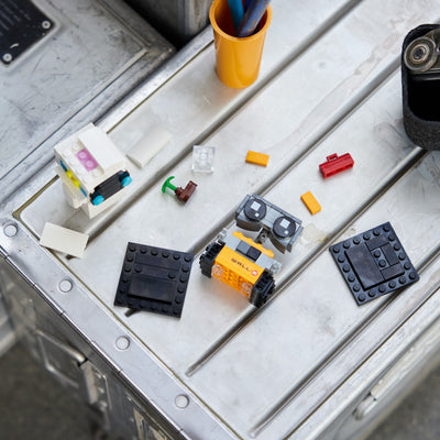 EVE E WALL•E fotografia dall'alto del set lego in costruzione