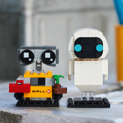 EVE E WALL•E fotografia frontale del set lego costruito in ambiente domestico da esposizione