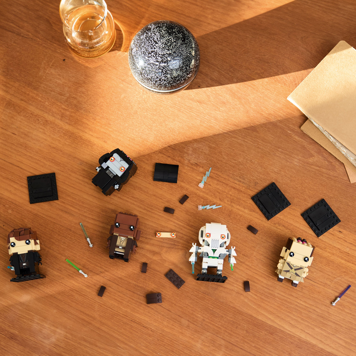 Eroi e cattivi La vendetta dei Sith fotografia dall'alto del set lego in costruzione