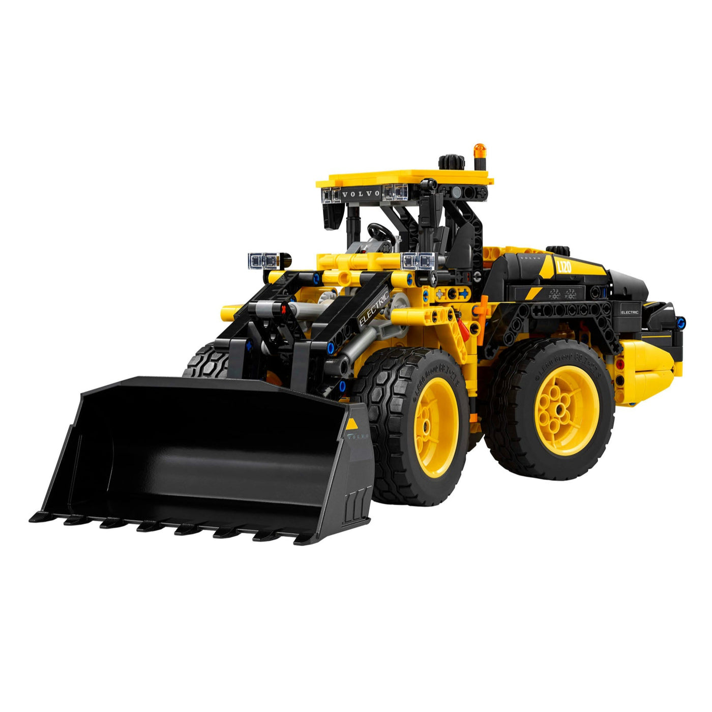 Pala gommata Volvo L120 Electric visione con prospettiva laterale del set lego costruito