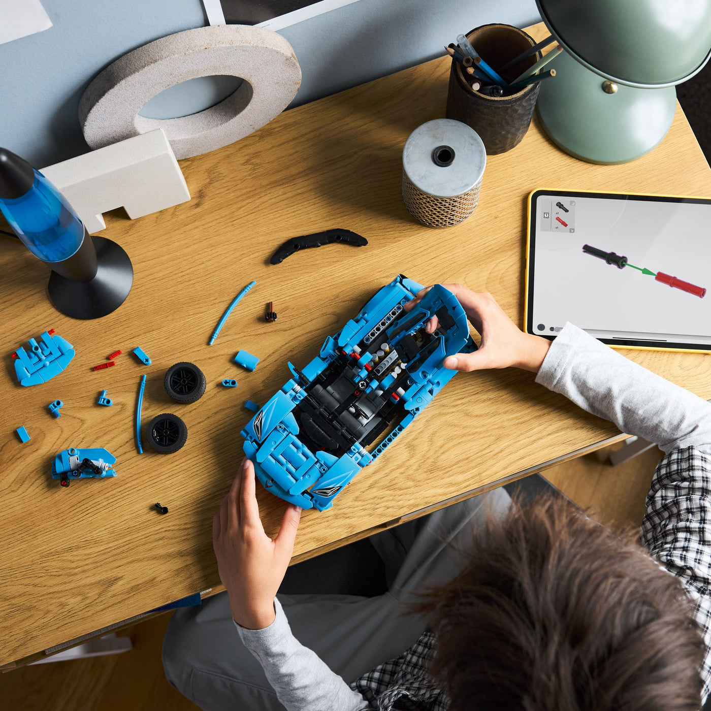 Chevrolet Corvette Stingray Blu fotografia dall'alto del set lego in costruzione