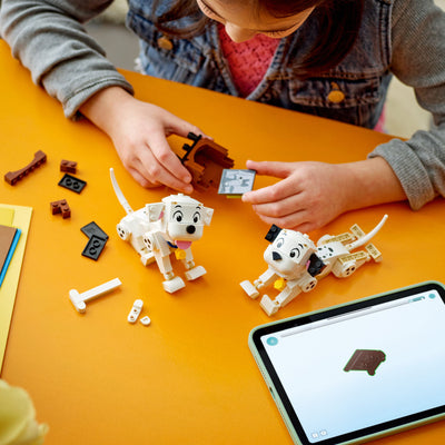 Pongo e Peggy - La carica dei cento e uno fotografia del set lego in costruzione con bambina