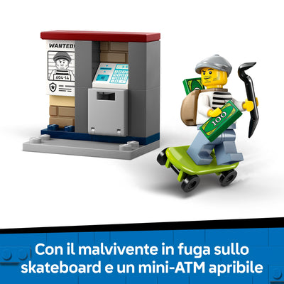 Inseguimento della moto della Polizia visione dettaglio minifigure malvivente e ATM apribile