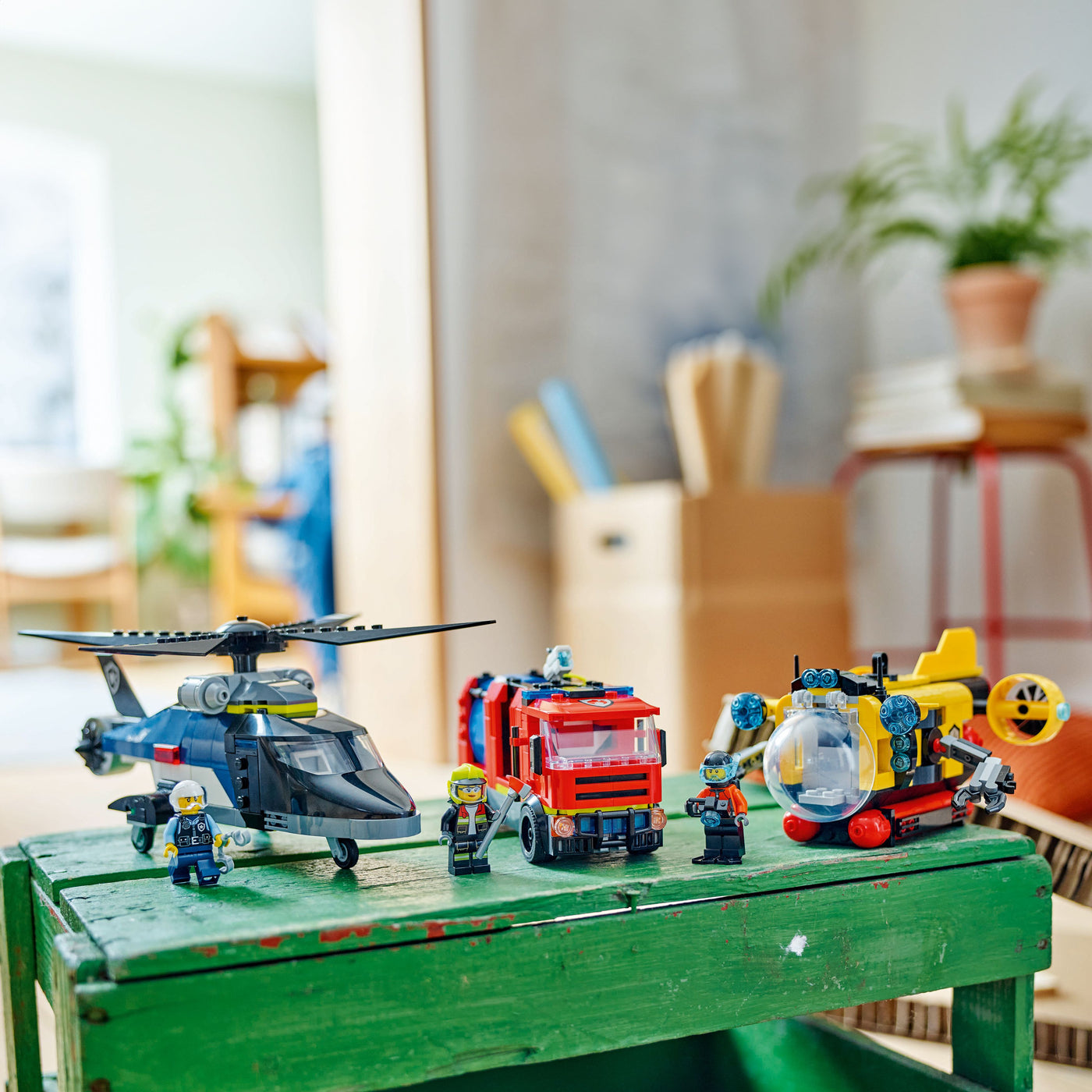 Elicottero, autopompa e sottomarino fotografia con prospettiva laterale del set lego completo