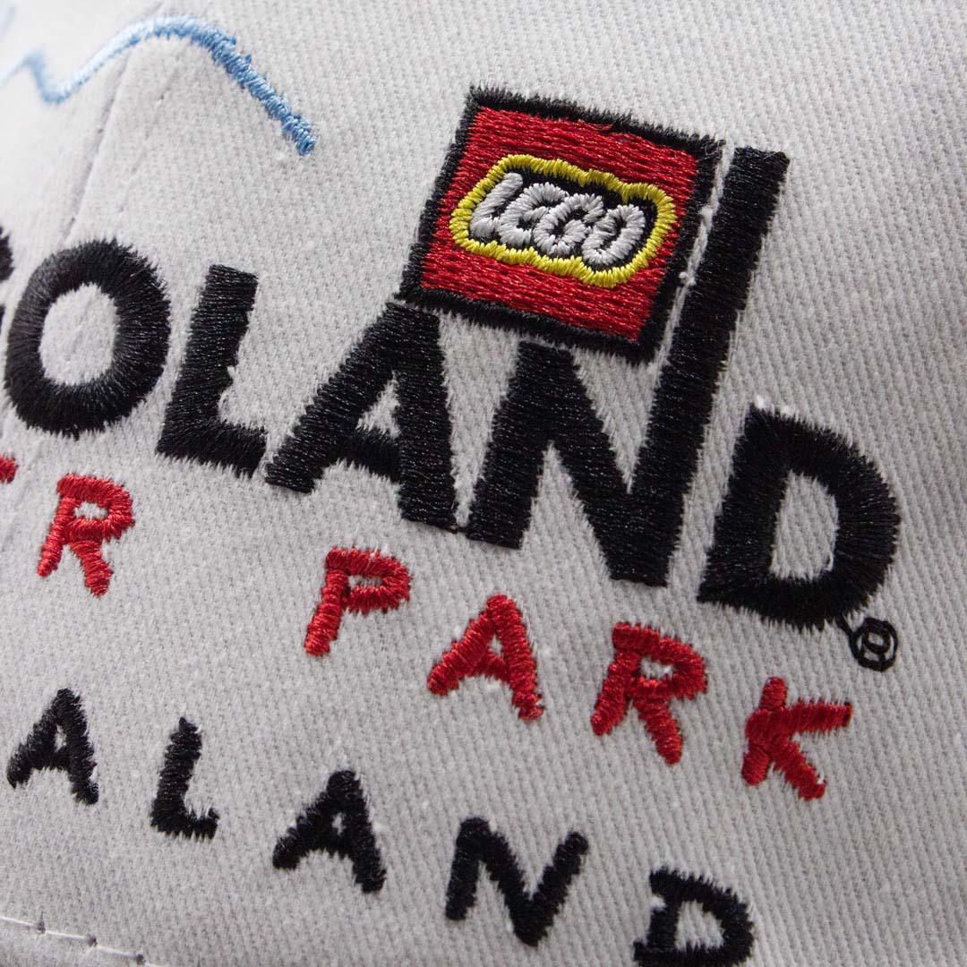 Cappello LEGOLAND® adulti colore bianco visione dettaglio ricamo delle scritte
