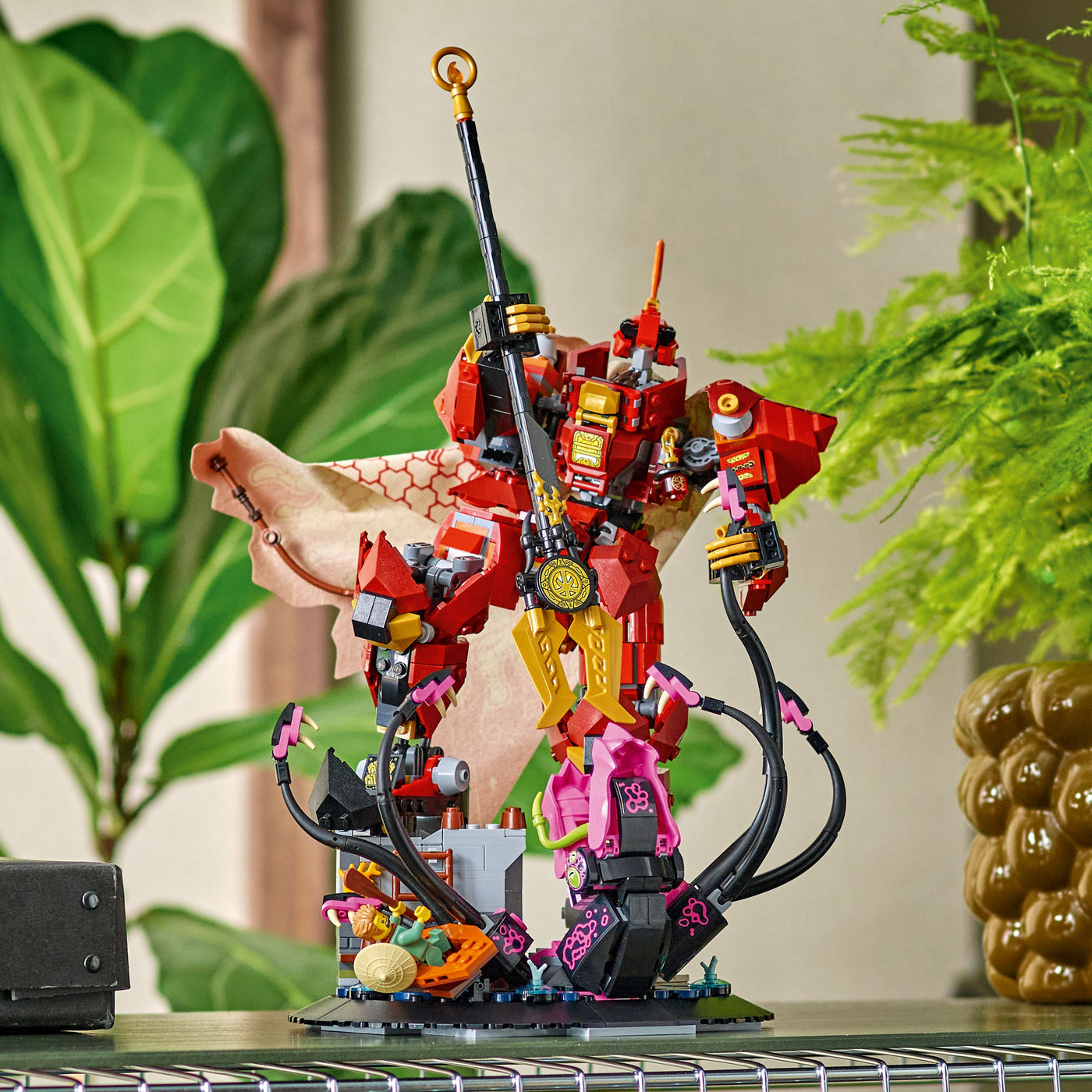 Mech Cavaliere del Fuoco fotografia frontale del set lego in ambiente domestico da esposizione