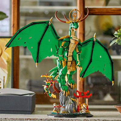 Drago-guardiano fotografia frontale del set lego costruito in ambiente domestico da esposizione
