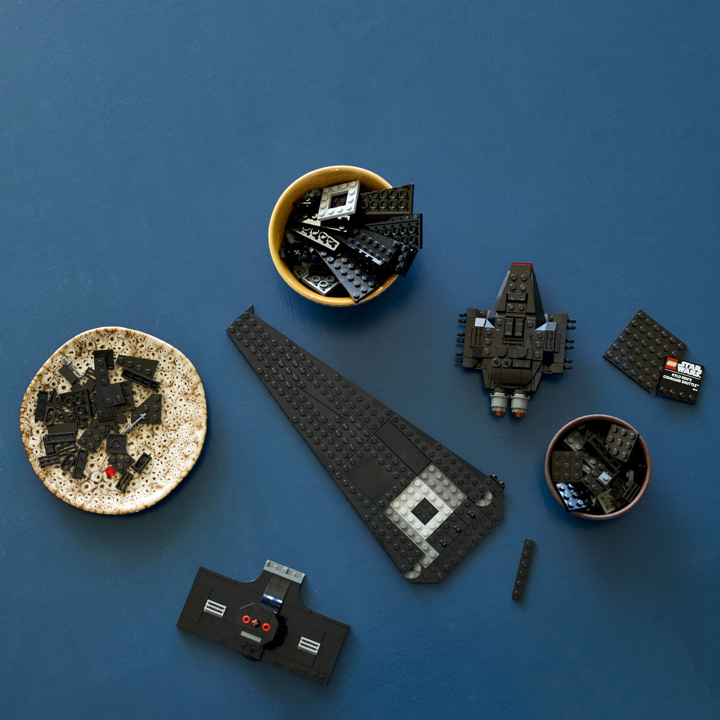 Shuttle di comando di Kylo Ren fotografia dall'alto del set lego in costruzione