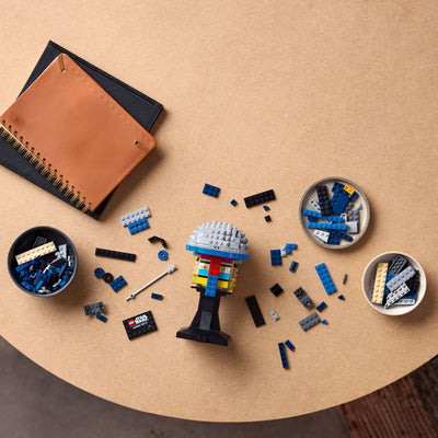 Casco di Jango Fett™ fotografia dall'alto del set lego in costruzione