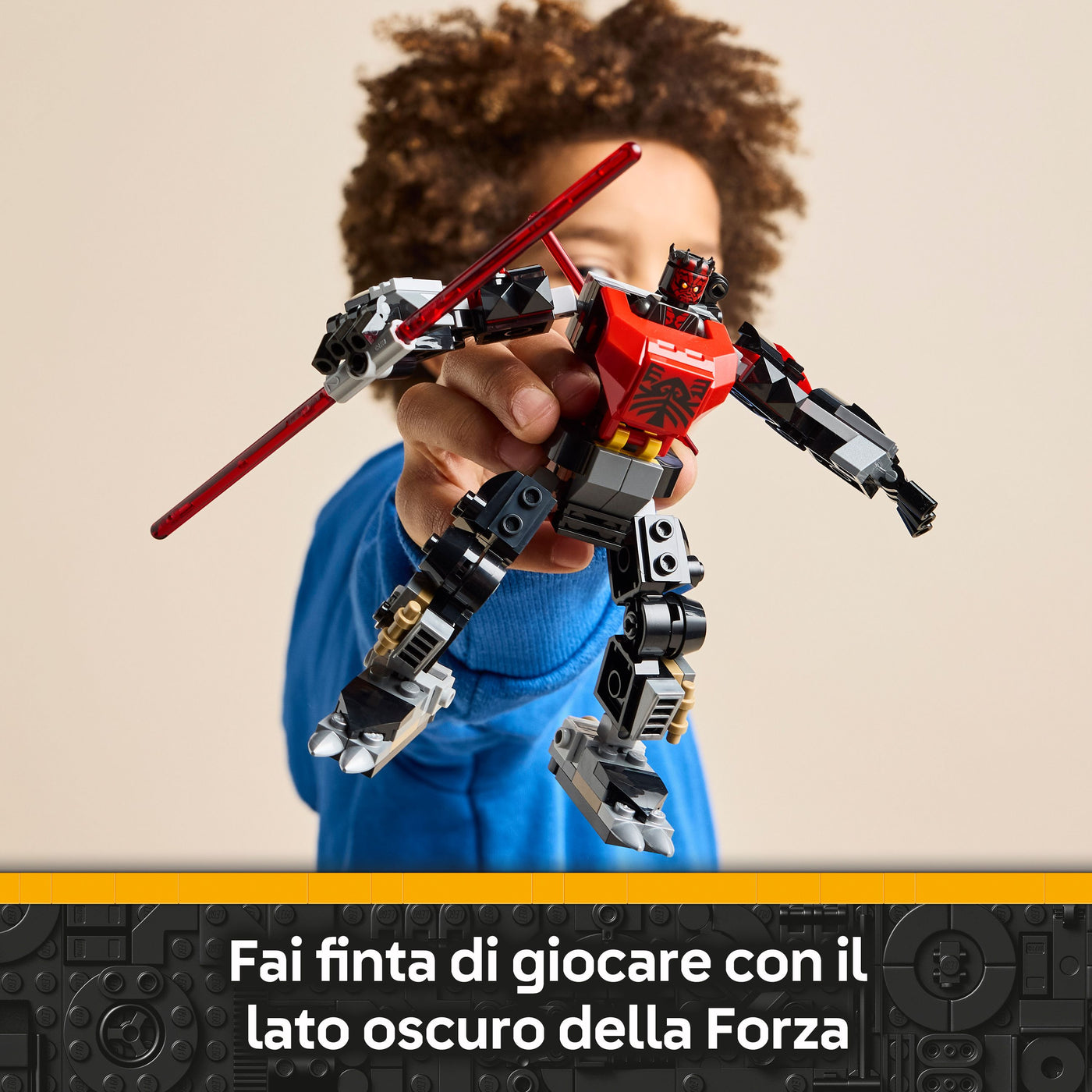 Mech Darth Maul fotografia promozionale "Fai finta di giocare con il lato oscuro della Forza"