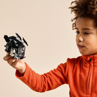 Battle Pack Death Trooper e Night Trooper fotografia bambino che gioca con il set lego