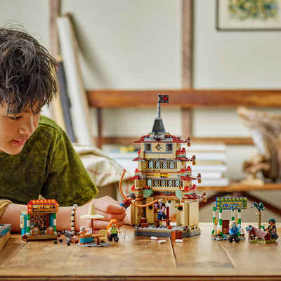 Battaglia ad Arlong Park fotografia ragazzo che gioca con il set lego costruito