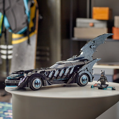 Batmobile™ Batman Forever™ fotografia del set lego costruito in ambiente domestico da esposizione