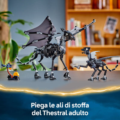 Famiglia di Thestral fotografia dettaglio ali di stoffa piegabili