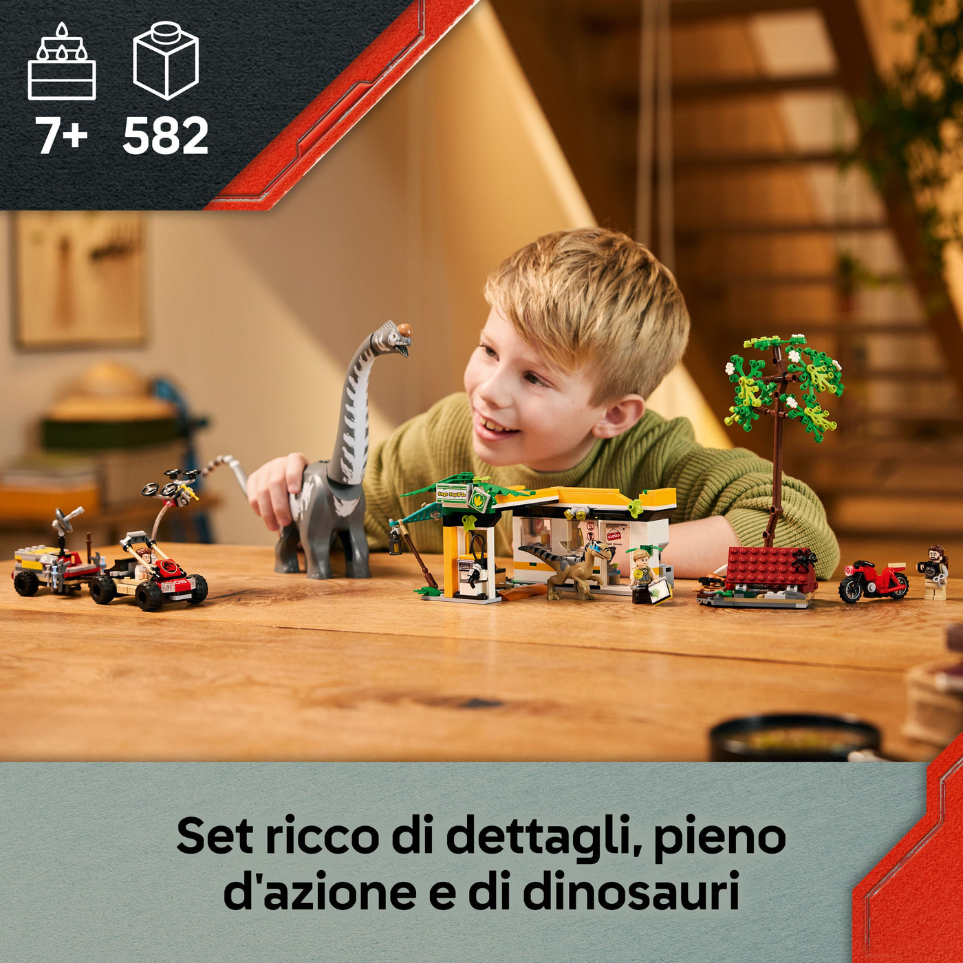 Alla ricerca del Raptor e del Titanosauro fotografia promozionale "Set ricco di dettagli, pieno d'azione e di dinosauri"