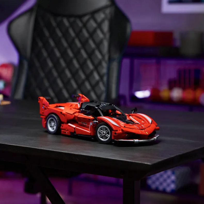 Ferrari FXX K fotografia del set lego costruito in ambiente domestico da esposizione