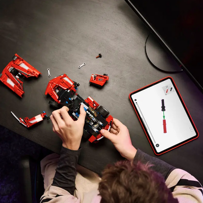 Ferrari FXX K fotografia del set lego in costruzione dall'alto