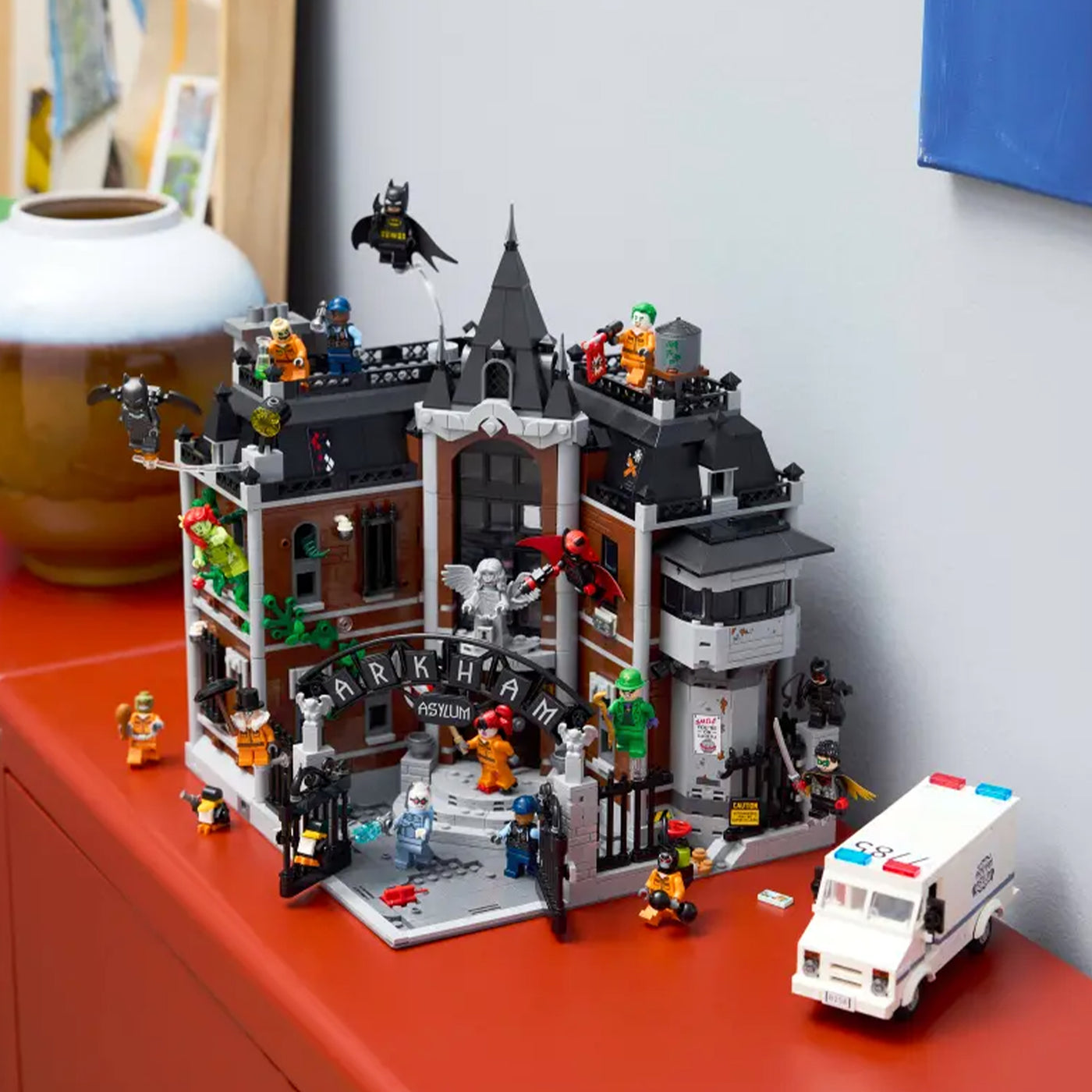 Arkham Asylum™ fotografia del set lego costruito in ambiente domestico da esposizione