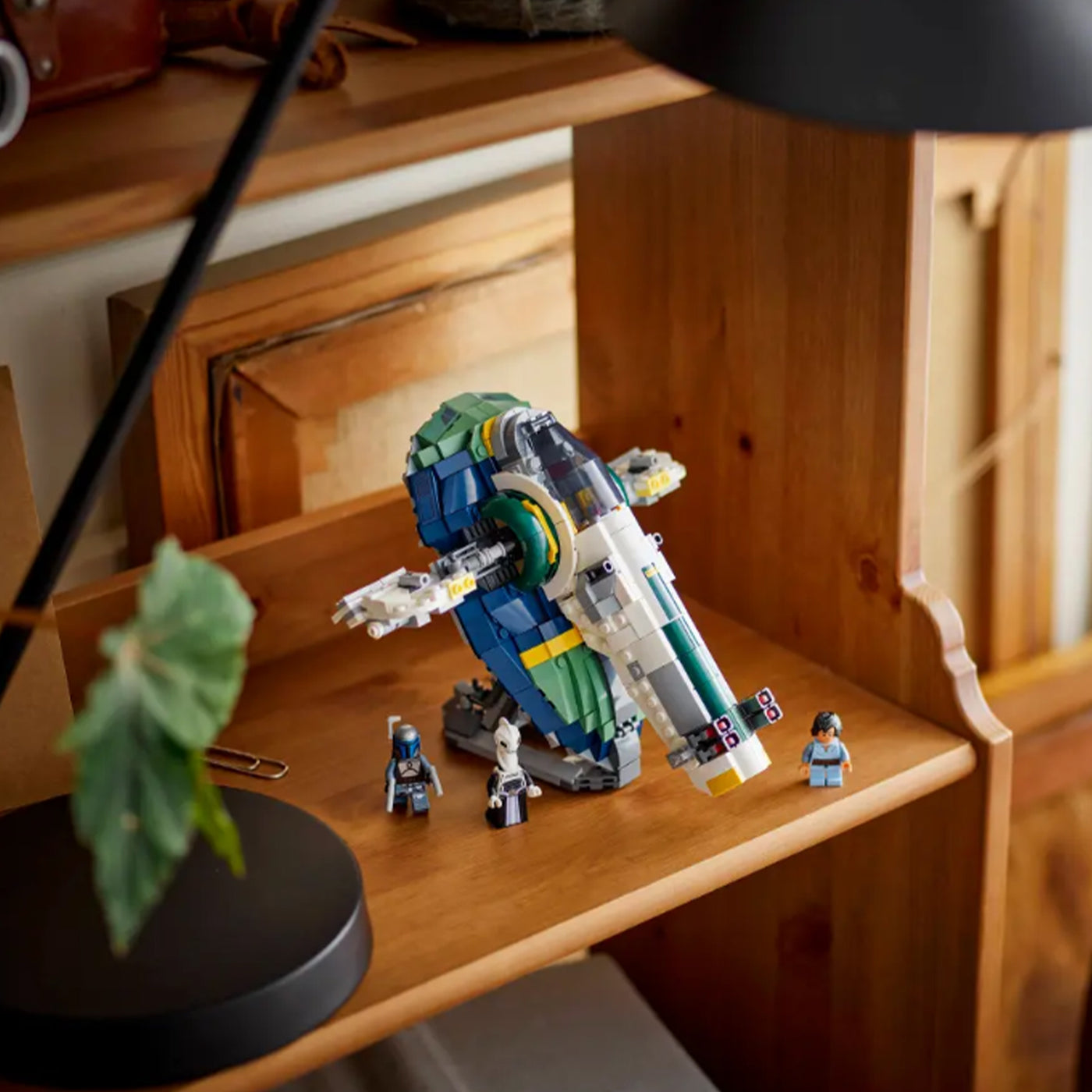Astronave di Jango Fett fotografia del set lego costruito in ambiente domestico da esposizione