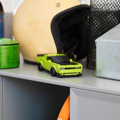Sports Car Dodge Challenger SRT Hellcat fotografia del set lego costruito in ambiente domestico da esposizione