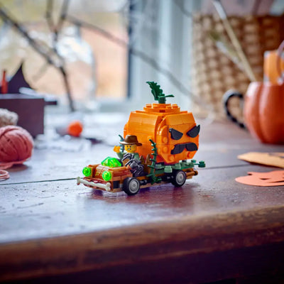 Furgone di Halloween fotografia del set lego costruito in ambiente domestico da esposizione
