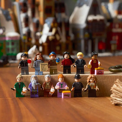 Villaggio di Hogsmeade™ – Edizione del Collezionista fotografia dettaglio minifigure incluse nel set lego completo