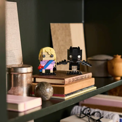 Personaggi di Luna Lovegood™ e di Thestral fotografia del set lego costruito in ambiente domestico da esposizione