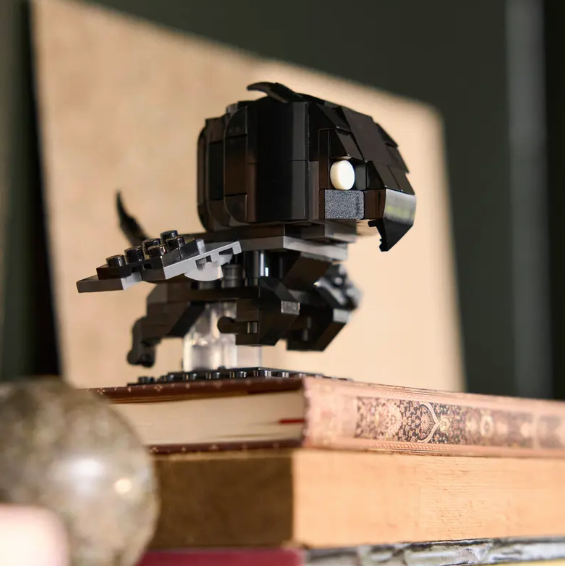 Personaggi di Luna Lovegood™ e di Thestral fotografia del set lego costruito in ambiente domestico da esposizione