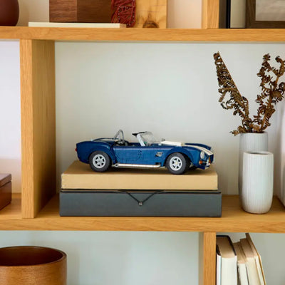 Shelby Cobra 427 S/C fotografia laterale del set lego costruito in ambiente domestico da esposizione